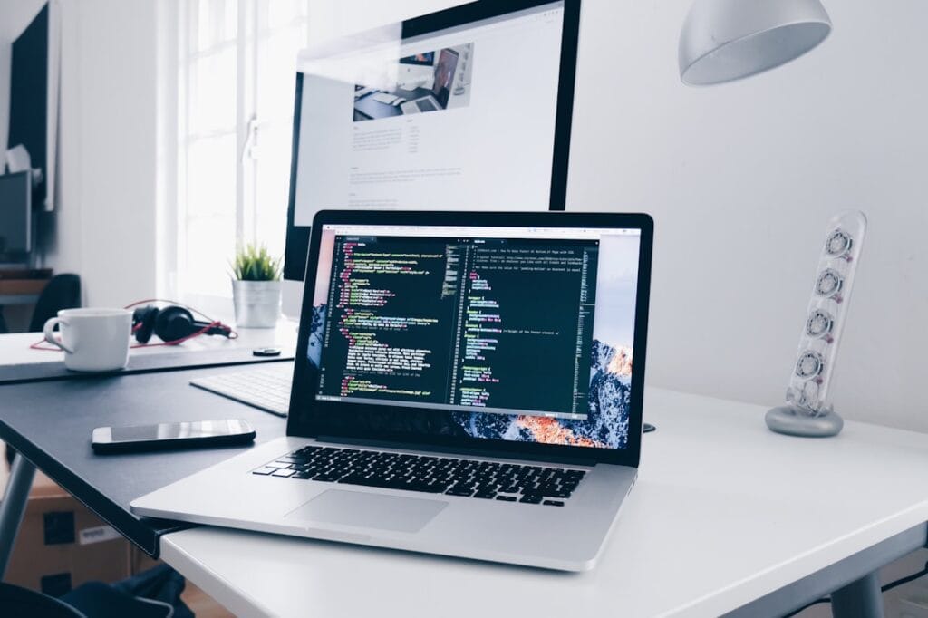 Esquema visual sobre temas y template kits en WordPress para proyectos web